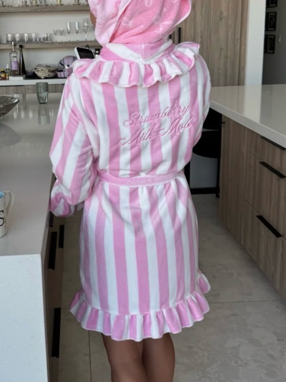 Strawberry Milk Mob Robe